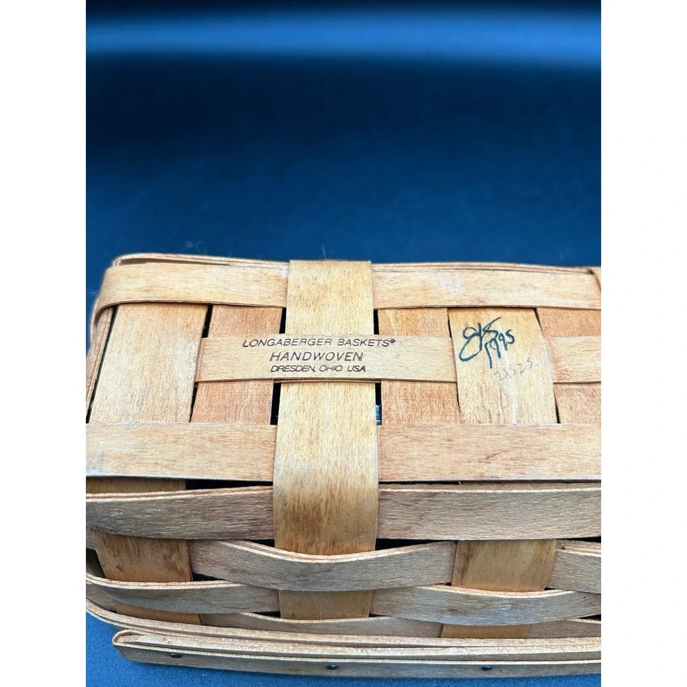 Longaberger 1995 Bread Cracker Basket & Protector Handwoven